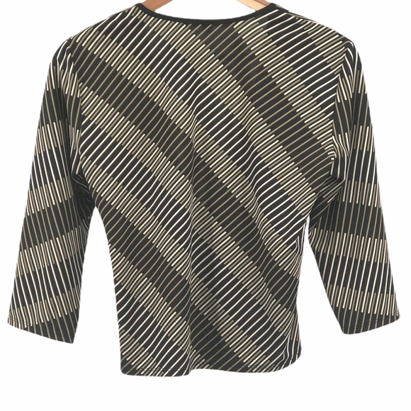 - Studio M Size S Women’s Surplice Top - Picture 2 of 6